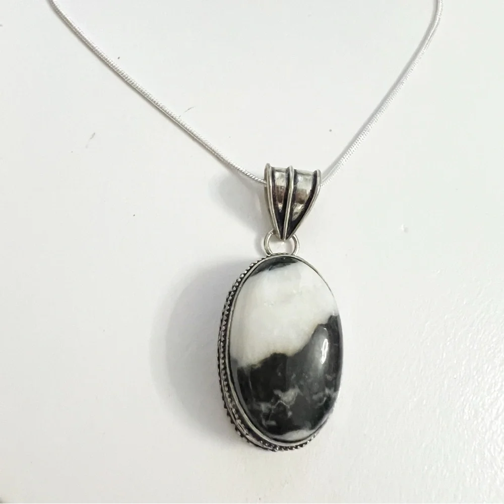 925 Sterling Silver White buffalo Turquoise Necklace Womens Gemstone Jewelry